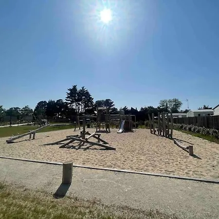 Dans Parc Residentiel De Loisirs, Piscine, 150m De La Dağ evi
