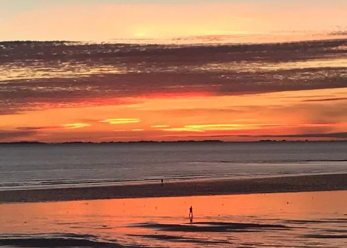 Dans Parc Résidentiel De Loisirs, Piscine, 150m De La Chalet *