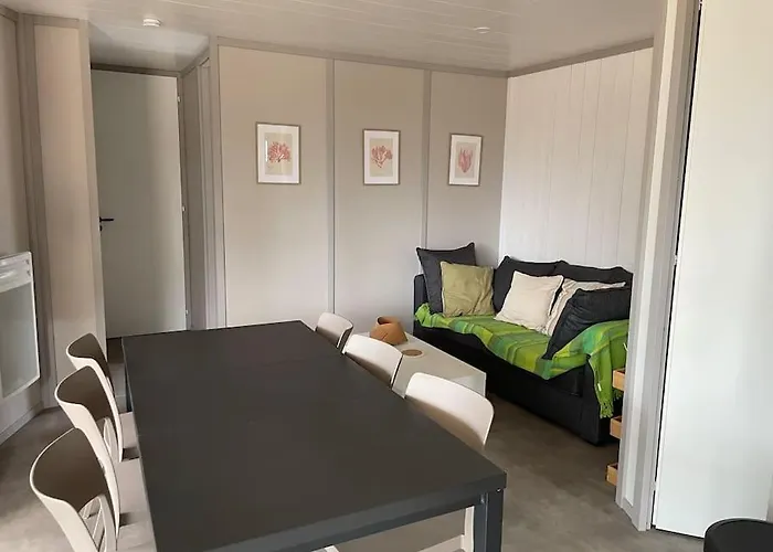 Dans Parc Résidentiel De Loisirs, Piscine, 150m De La Chalet